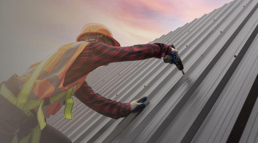 Professional gutter cleaning in Barneveld, WI